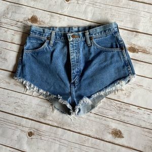 💜WRANGLER cut off jean shorts